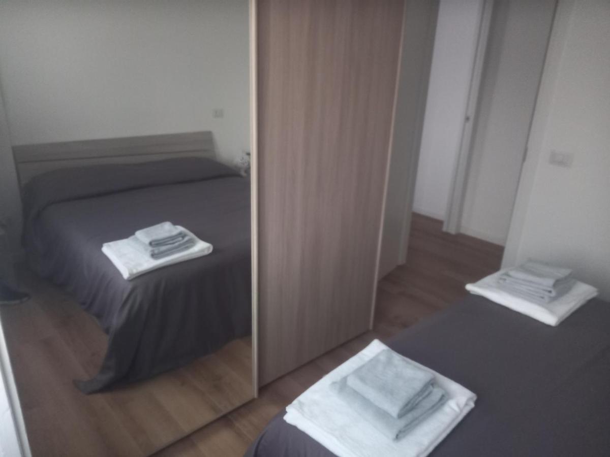 Bilocale 7 Piano Balcone Vista Skyline Apartment Milano Ngoại thất bức ảnh